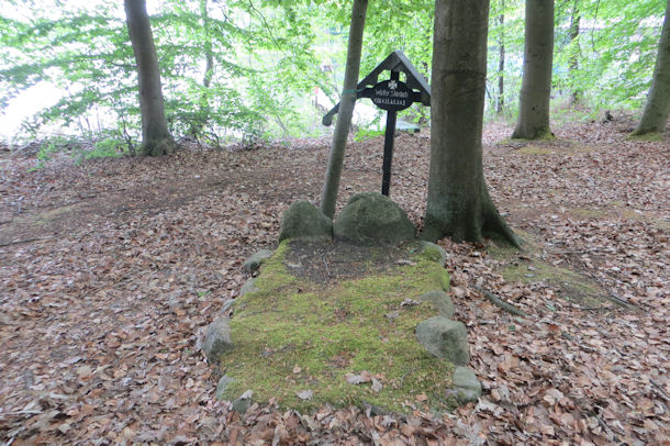 Grab von Walter Starbati am Nebelsee