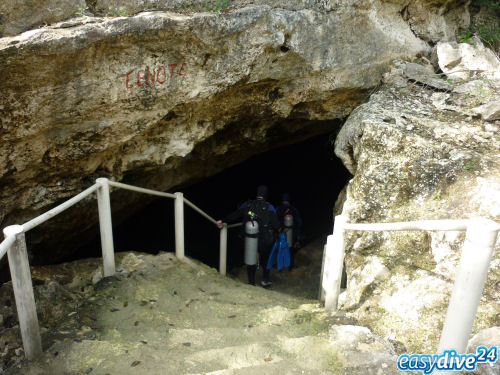 Cenote Chac Mool